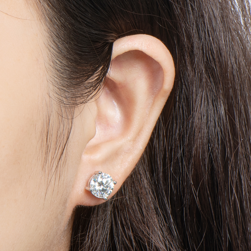 Classic 4-Prong Moissanite Stud Earrings - VVS Round Cut
