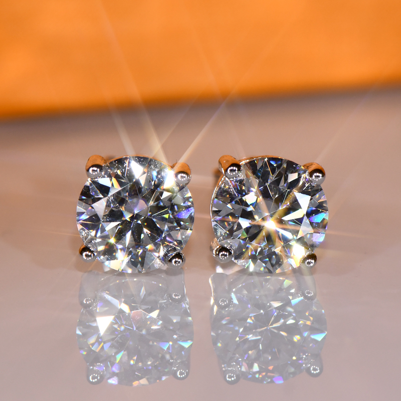 Classic 4-Prong Moissanite Stud Earrings - VVS Round Cut