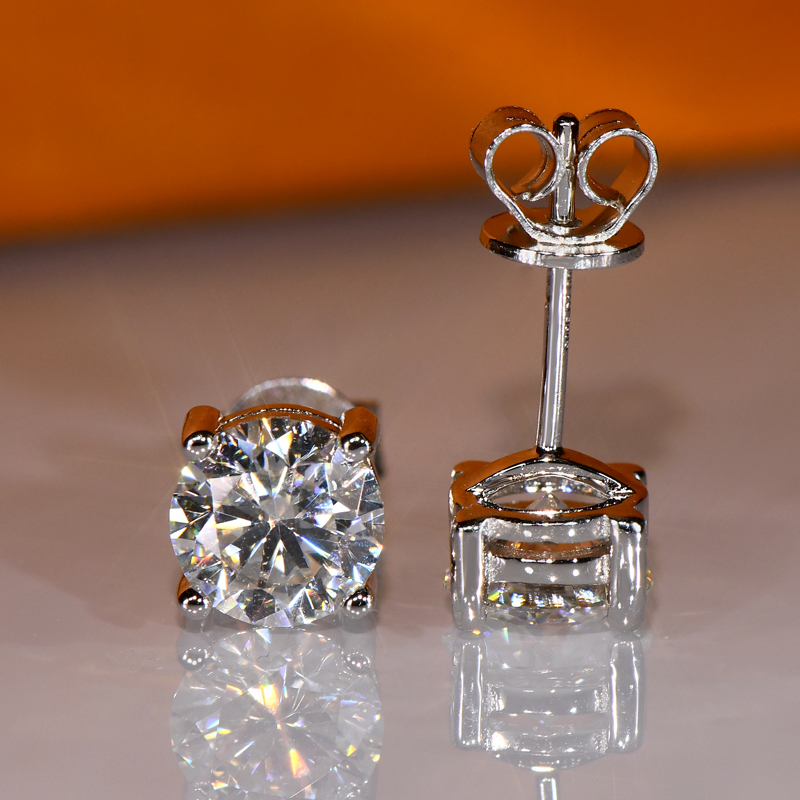 Classic 4-Prong Moissanite Stud Earrings - VVS Round Cut