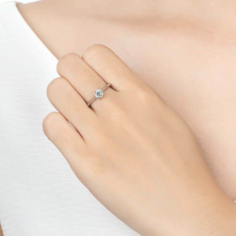 Classic 6-Prong Round Cut Moissanite Solitaire Engagement Ring
