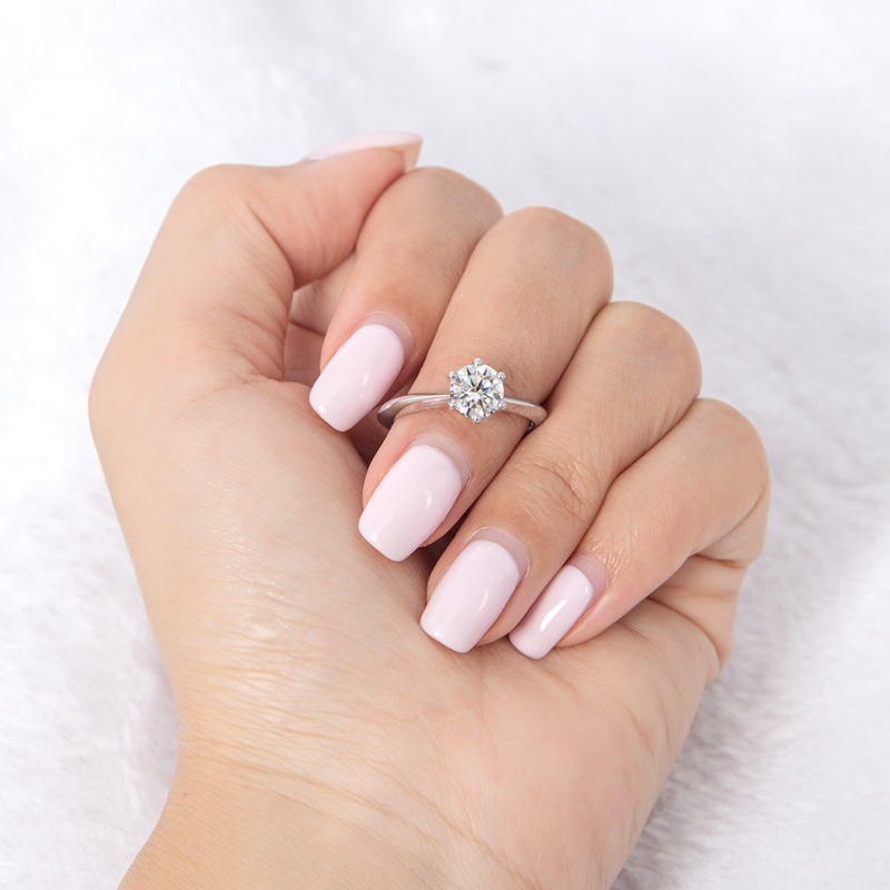 Classic 6-Prong Round Cut Moissanite Solitaire Engagement Ring