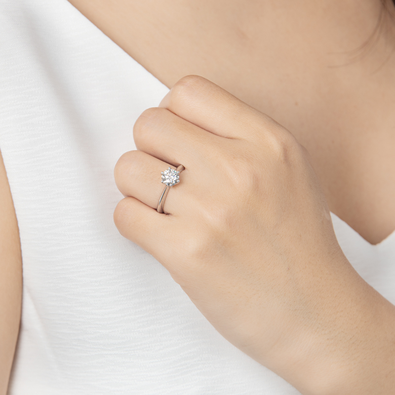Classic 6-Prong Round Cut Moissanite Solitaire Engagement Ring