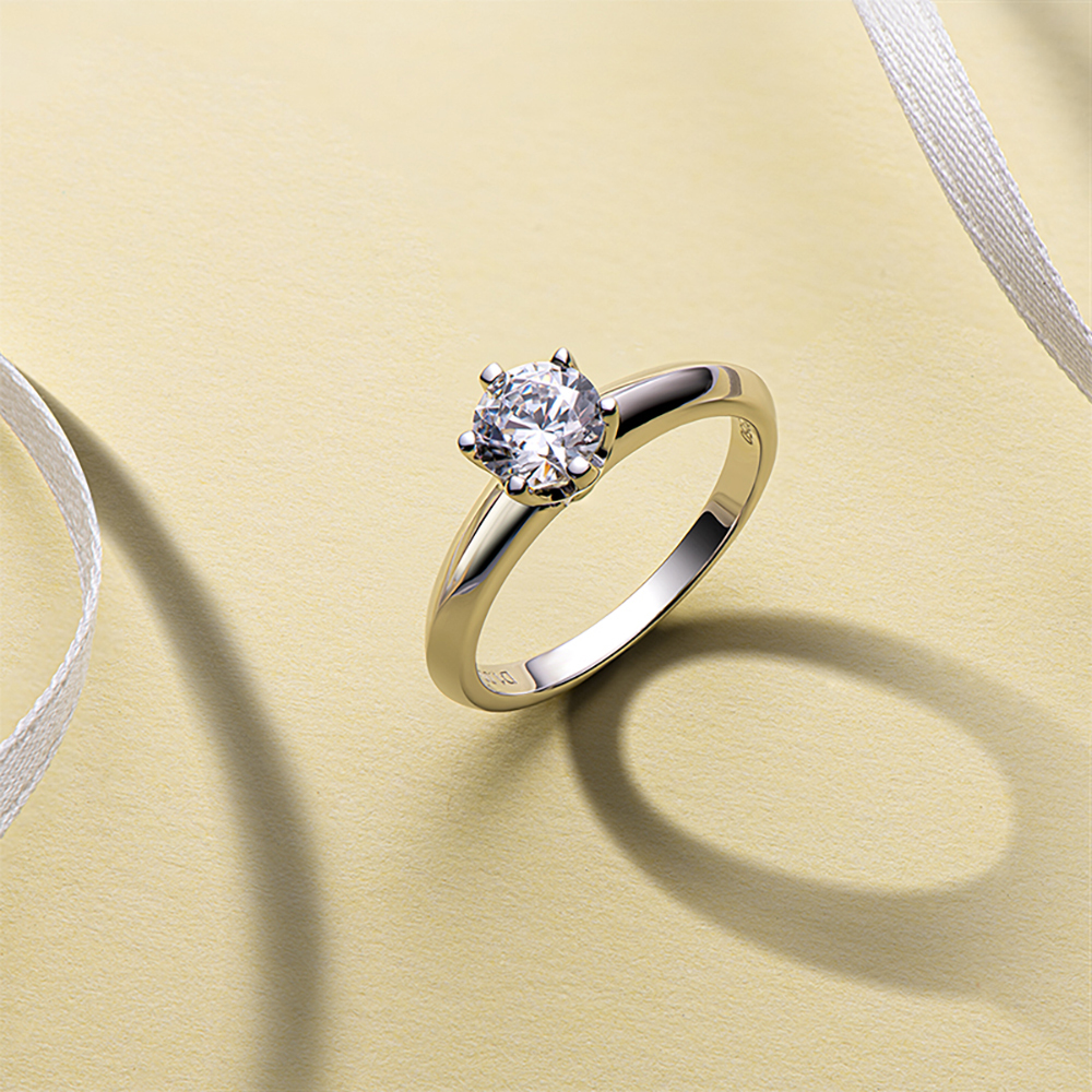 Classic 6-Prong Round Cut Moissanite Solitaire Engagement Ring