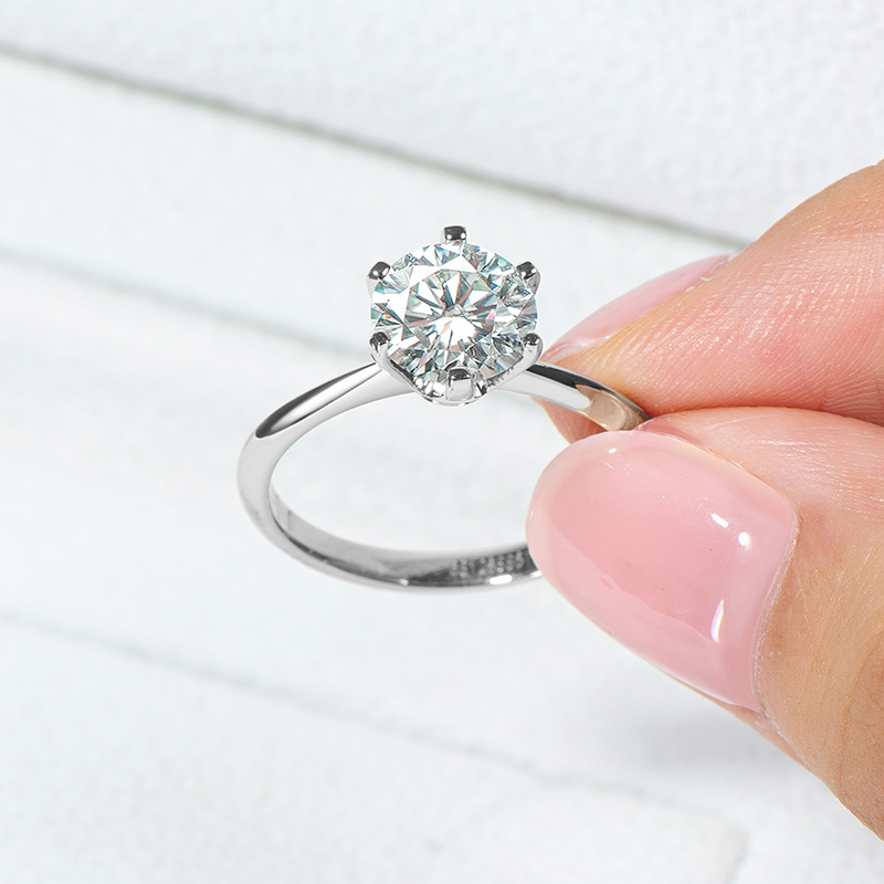 Classic 6-Prong Round Cut Moissanite Solitaire Engagement Ring