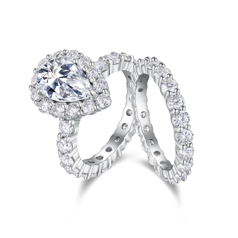 Exquisite 3ct Pear Cut Moissanite Bridal Set