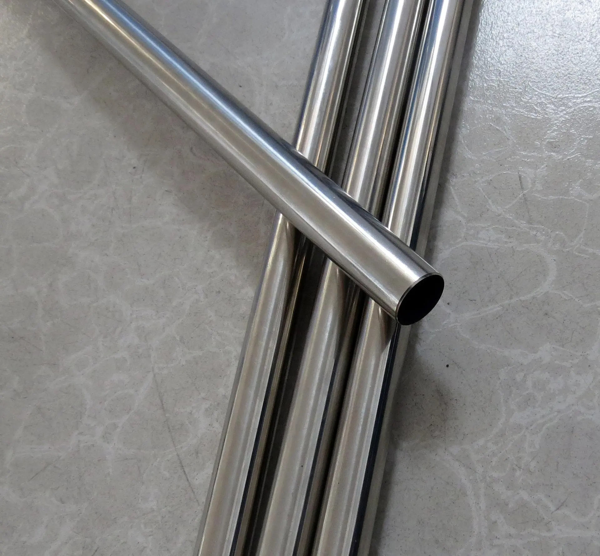 Stainless steel pipe/tube 304pipe stainless steel seamless pipe/weld pipe/tube 316 pipe Welded stainless steel pipe welding tube tubos de acero inoxidable ASTM A312 201 304 metal tube customized piping