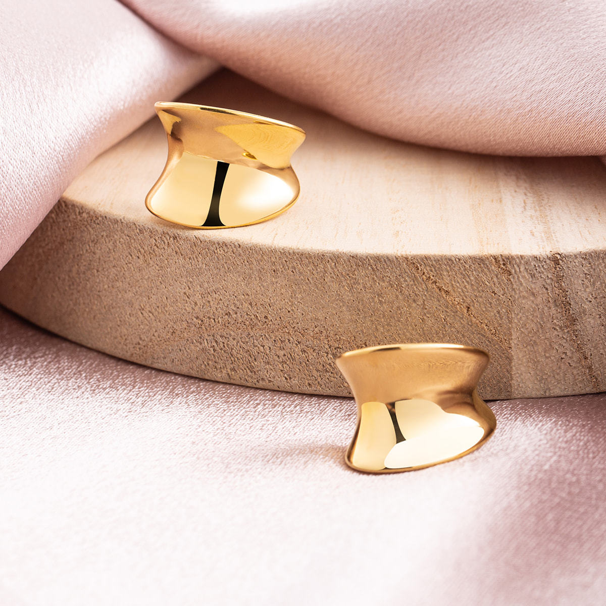 18K Gold Plated Stainless Steel Chunky Hoop Earrings for Women | High Polish Geometric D-Shape Stud | PVD Hypoallergenic Light Luxury Jewelry | Statement Fashion Gift