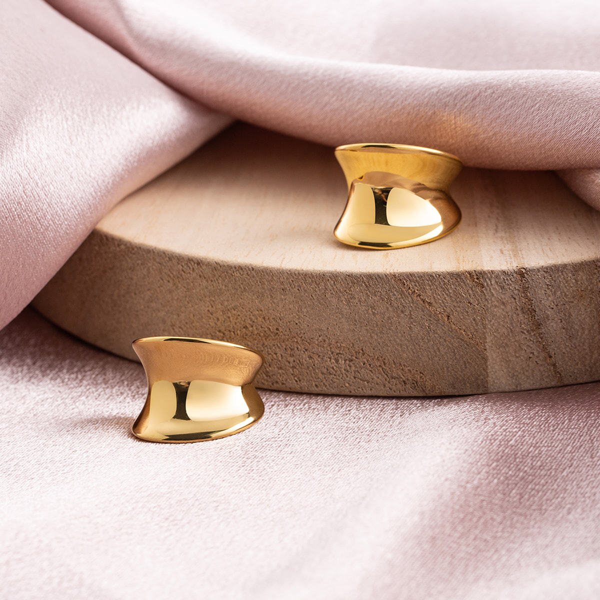 18K Gold Plated Stainless Steel Chunky Hoop Earrings for Women | High Polish Geometric D-Shape Stud | PVD Hypoallergenic Light Luxury Jewelry | Statement Fashion Gift