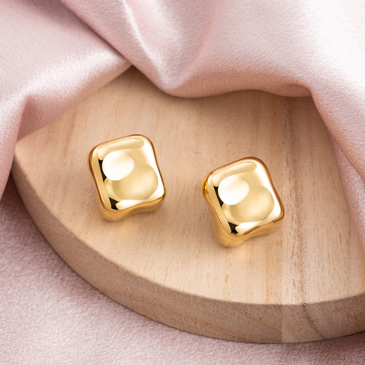 18K Gold Plated Stainless Steel Irregular Square Chunky Stud Earrings, 19.4mm x 17.5mm Geometric Puffy Statement Earrings, Non Tarnish Hypoallergenic Jewelry Gift