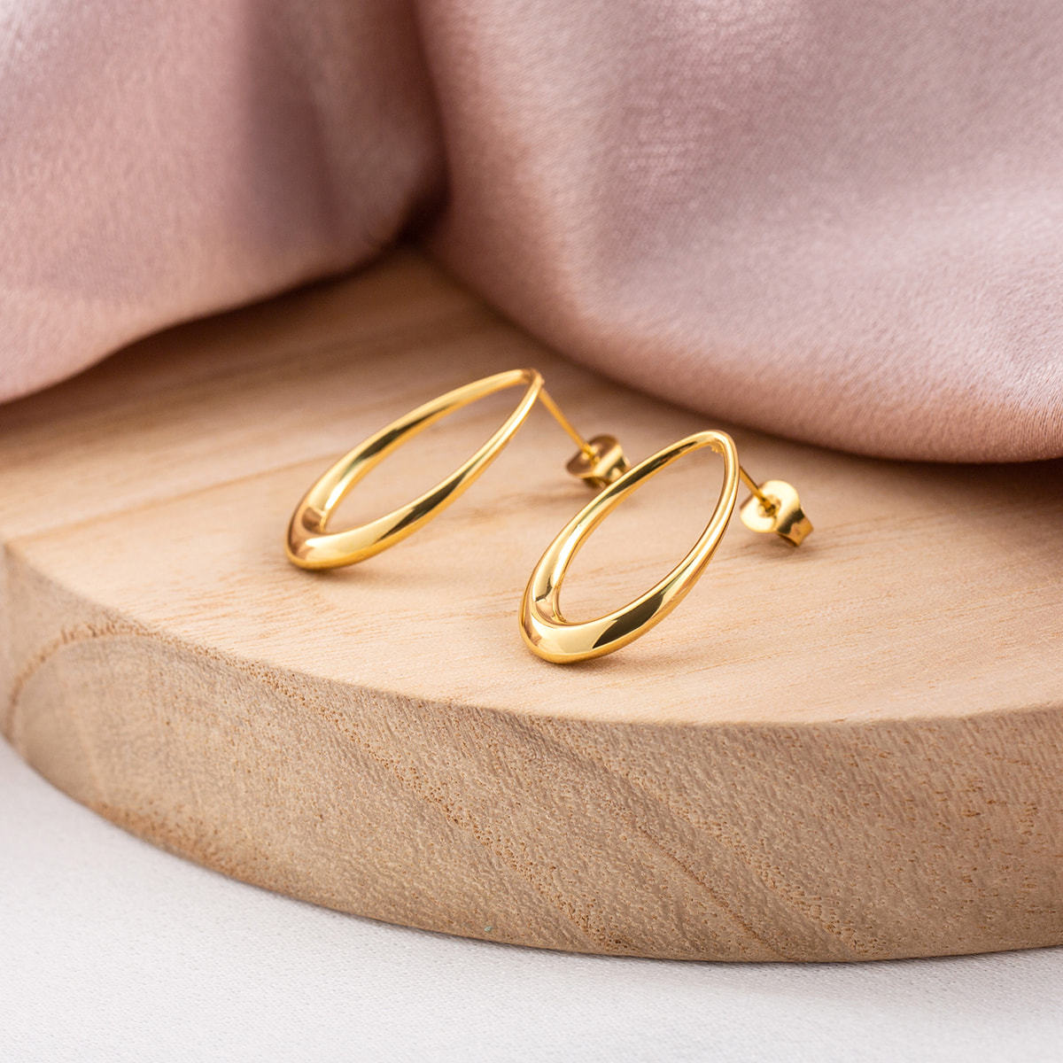 18K Gold Plated Teardrop Stud Earrings for Women, Simple Oval Dainty Dangle Earrings, Hypoallergenic Stainless Steel Jewelry for Daily Wear