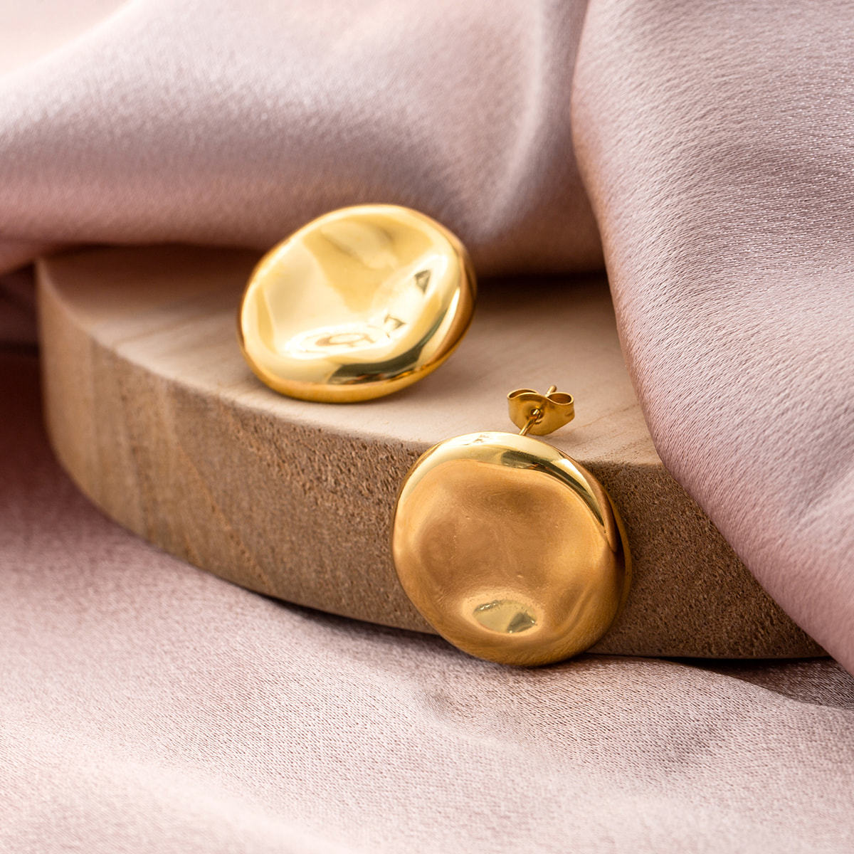 18K Gold Plated Stainless Steel Irregular Stud Earrings for Women, Chunky Hammered Textured Waterdrop Disc Statement Earrings, Hypoallergenic