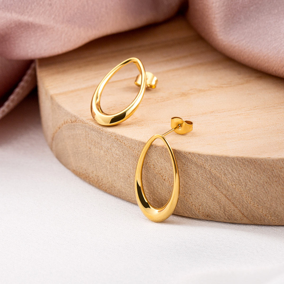 18K Gold Plated Teardrop Stud Earrings for Women, Simple Oval Dainty Dangle Earrings, Hypoallergenic Stainless Steel Jewelry for Daily Wear