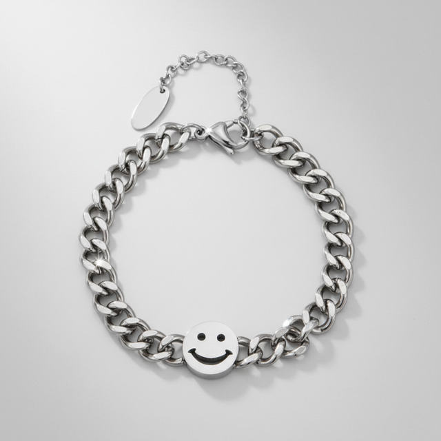 K-Pop Fashion Smiley Face Charm Stainless Steel Bracelet, Hypoallergenic Curb Chain Wristband, Cute Simple Gift for Teenagers Couples