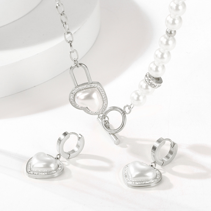 Pearl Necklace Bracelet Earrings Set for Women, 18K Gold Plated Stainless Steel Toggle Clasp Jewelry Gift Set, Fashion Imitation Pearl Beaded Necklace with Heart Shell Pendant