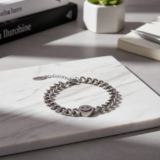 K-Pop Fashion Smiley Face Charm Stainless Steel Bracelet, Hypoallergenic Curb Chain Wristband, Cute Simple Gift for Teenagers Couples