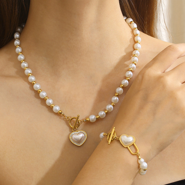 Pearl Necklace Bracelet Earrings Set for Women, 18K Gold Plated Stainless Steel Toggle Clasp Jewelry Gift Set, Fashion Imitation Pearl Beaded Necklace with Heart Shell Pendant