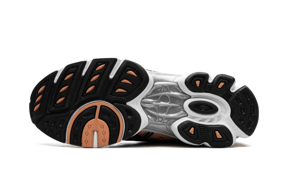 GEL-Nimbus 9 "Sheet Rock / Orange Lily" 1201A424 025