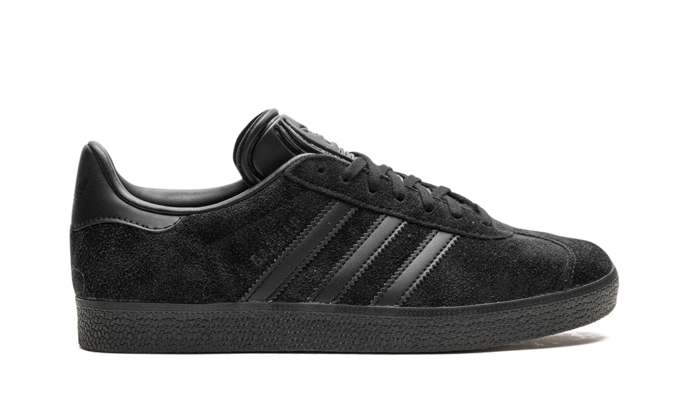 Gazelle "Triple Black" CQ2809