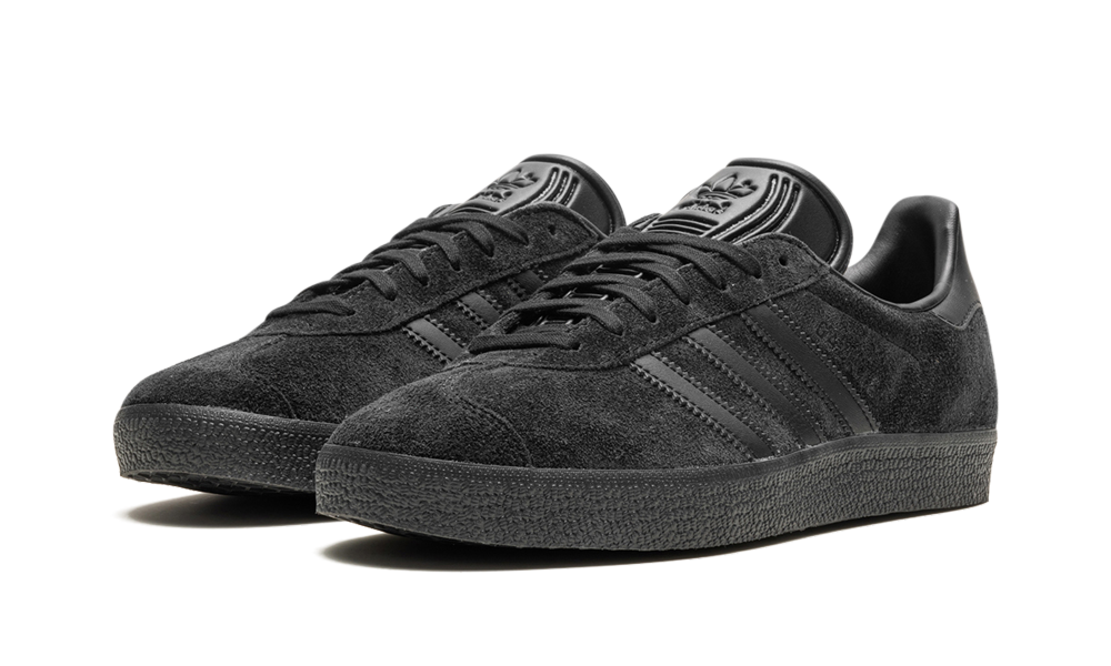 Gazelle "Triple Black" CQ2809