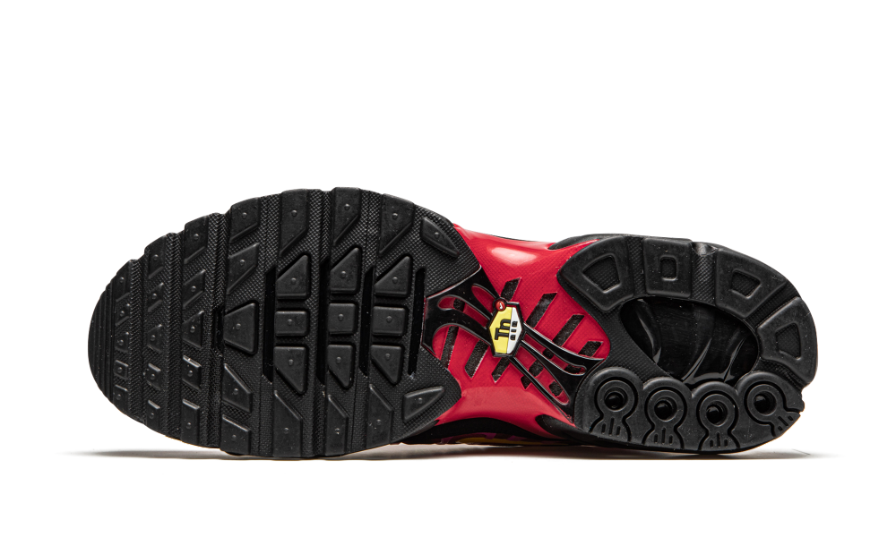 Air Max Plus TN "Supreme - Black / Red" DA1472 600