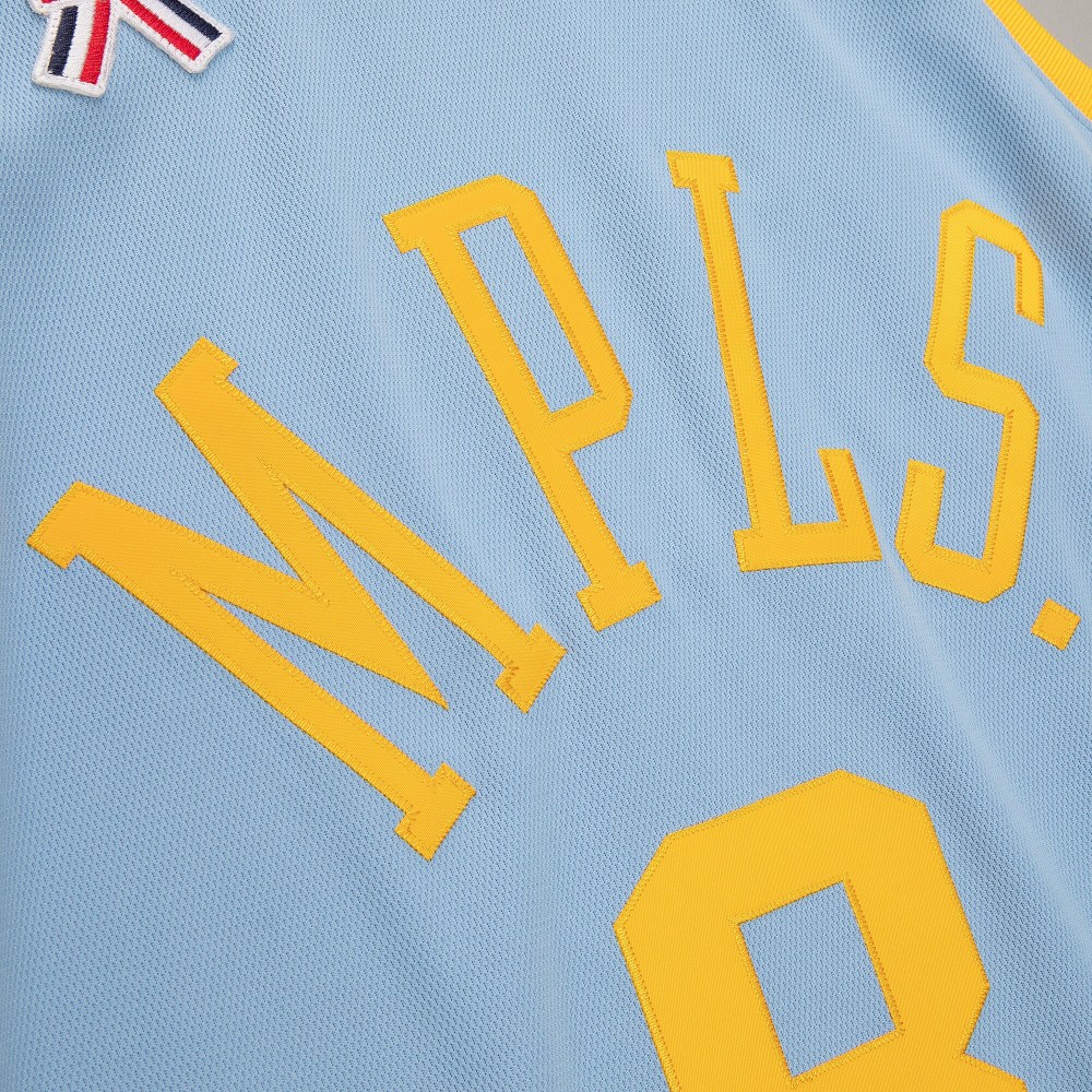 Men's Los Angeles Lakers Kobe Bryant Mitchell & Ness Powder Blue 2001/02 Hardwood Classics Authentic Player Jersey
