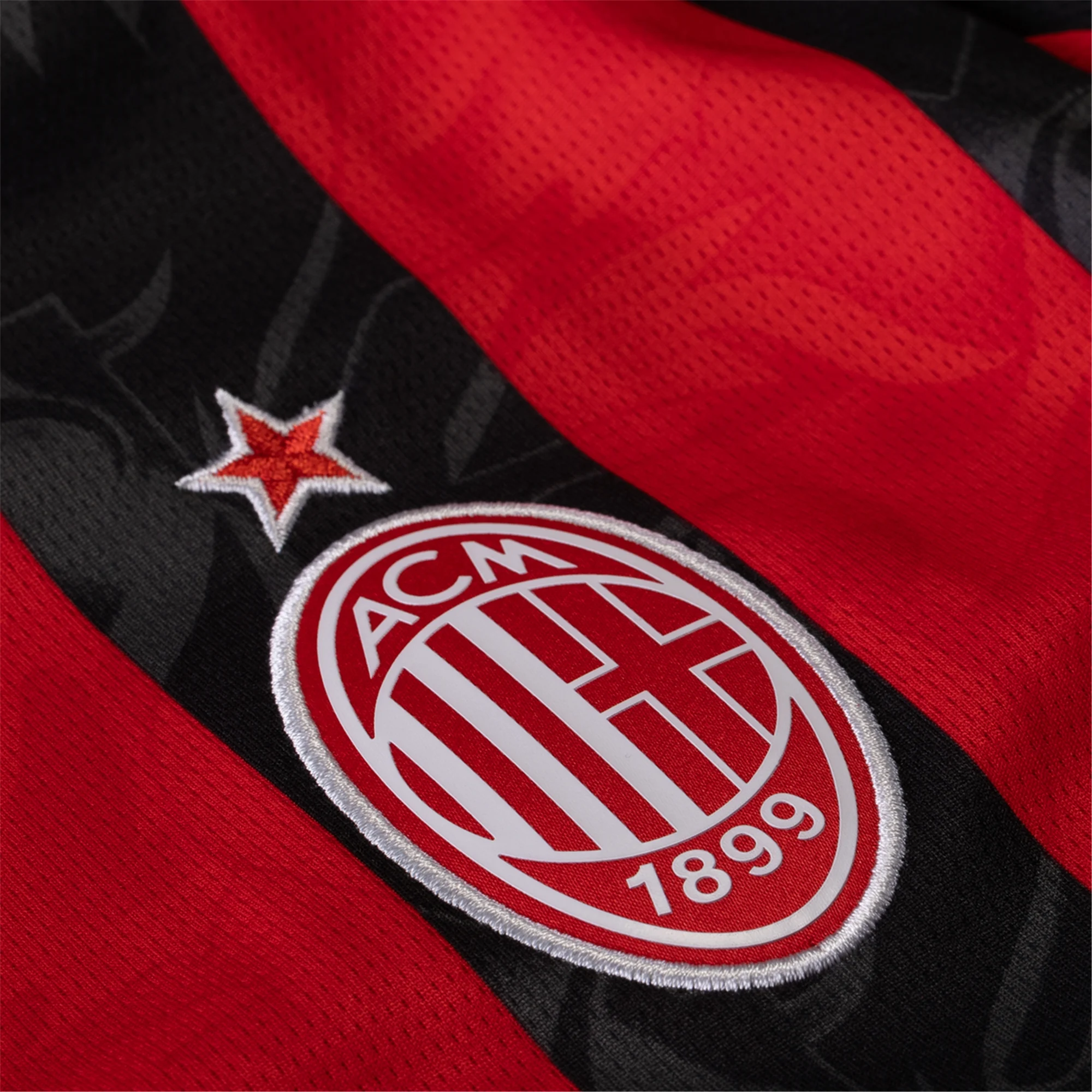 Puma AC Milan Christian Pulisic Home Jersey w/ Serie A Patch 25/26 (Red/Black)