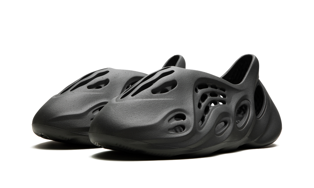 Yeezy Foam Runner "Carbon" IG5349