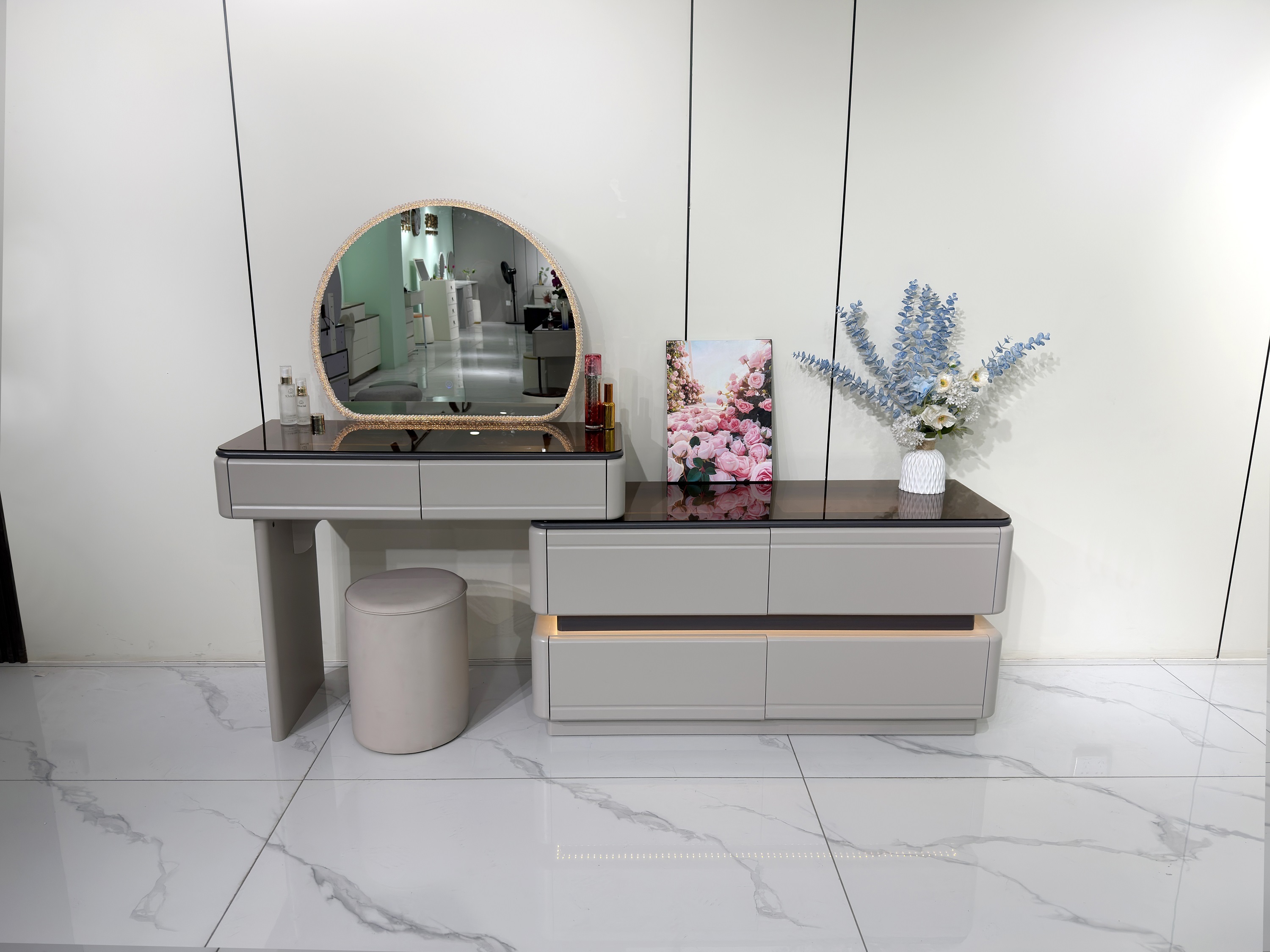 Modern Light Luxury Vanity Set with Dresser, Mirror & Stool - Bedroom Furniture for Wholesale