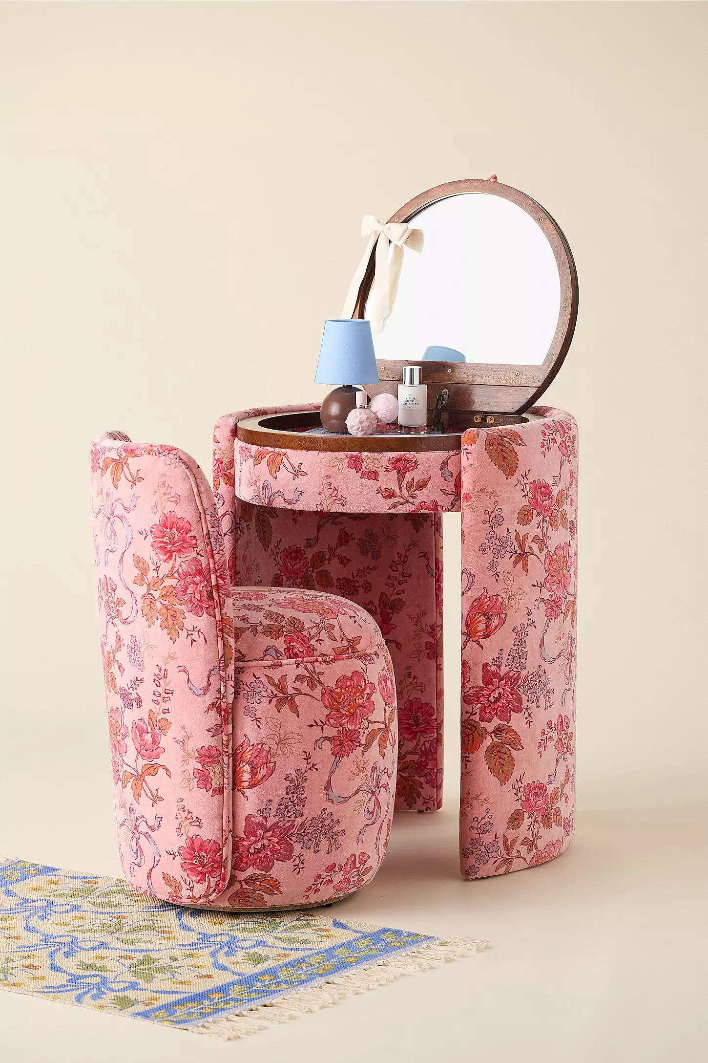 Loop Nesting Chair with Flip Top Side Table