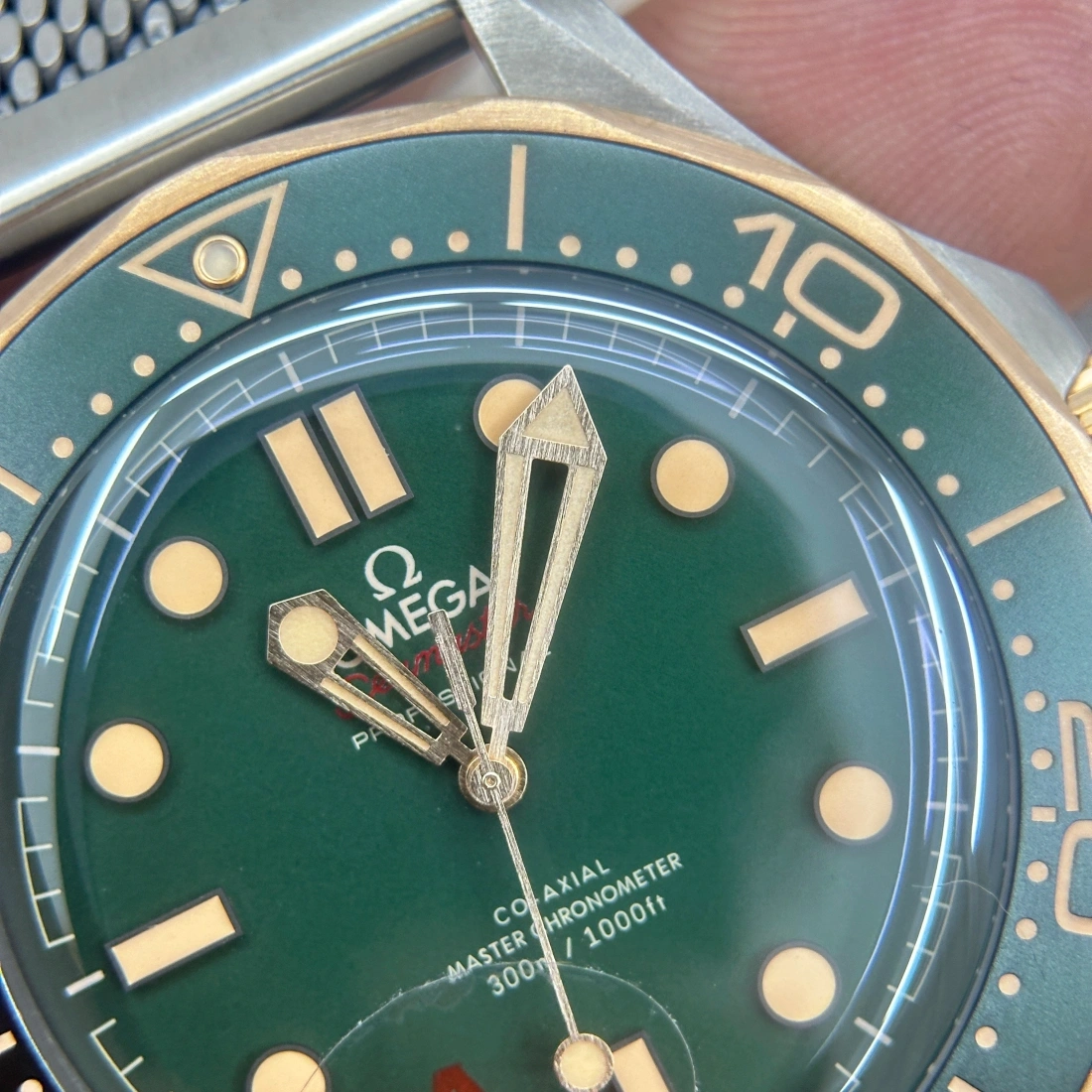 VS factory 廠 omega 海馬 無暇赴死 300 210.90.42.20.10.001鈦殼 42MM  8806機芯 香港可面交