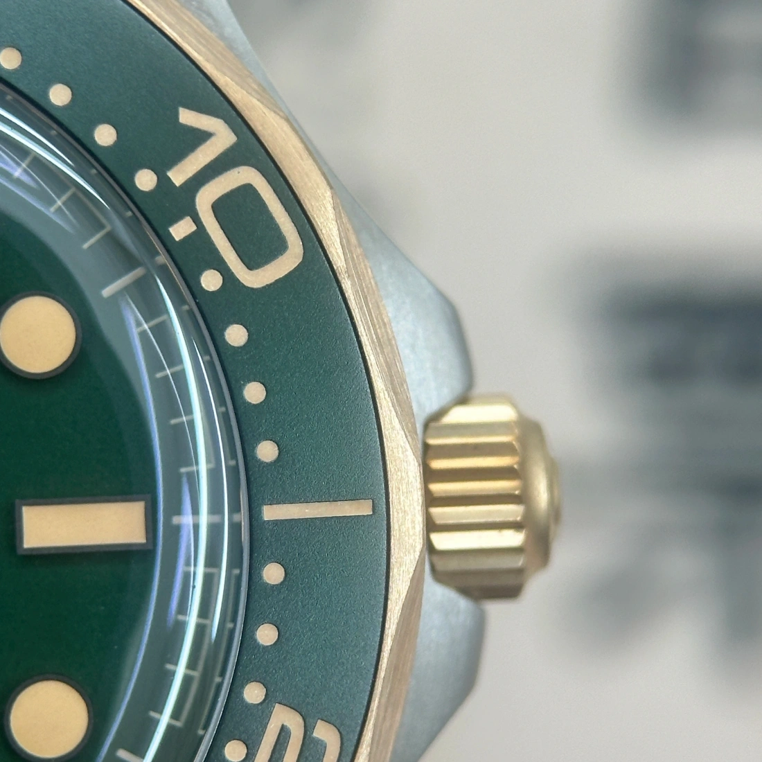 VS factory 廠 omega 海馬 無暇赴死 300 210.90.42.20.10.001鈦殼 42MM  8806機芯 香港可面交