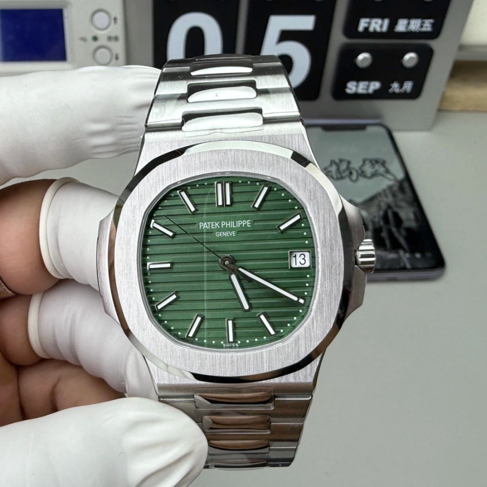 3Kfactory PATEK PHILIPPE PP 百達翡麗 鸚鵡螺 綠面 5711 運動優雅系列 324一體機芯 40MM 香港面交