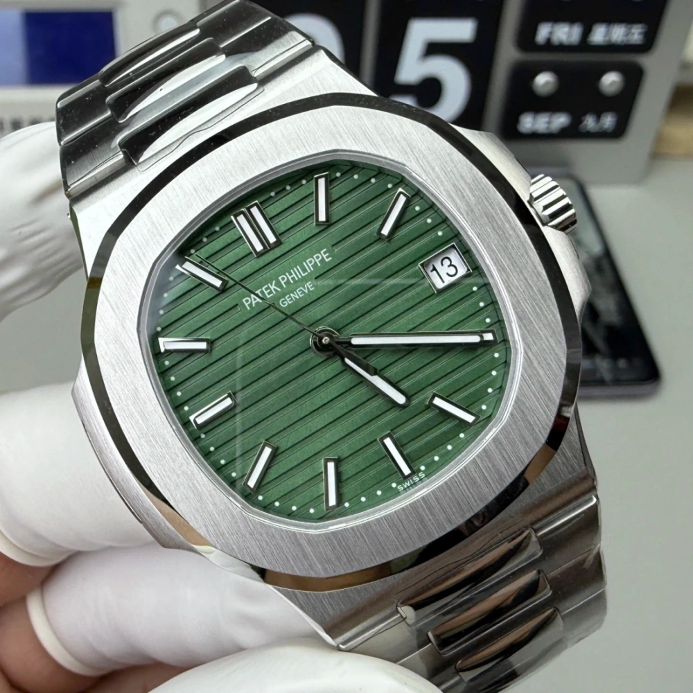 3Kfactory PATEK PHILIPPE PP 百達翡麗 鸚鵡螺 綠面 5711 運動優雅系列 324一體機芯 40MM 香港面交