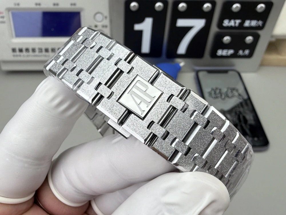 APS廠 AP Audemars Piguet 愛彼Royal Oak -  皇家橡樹系列15410 霜金 37MM 3120一體機芯 香港面交