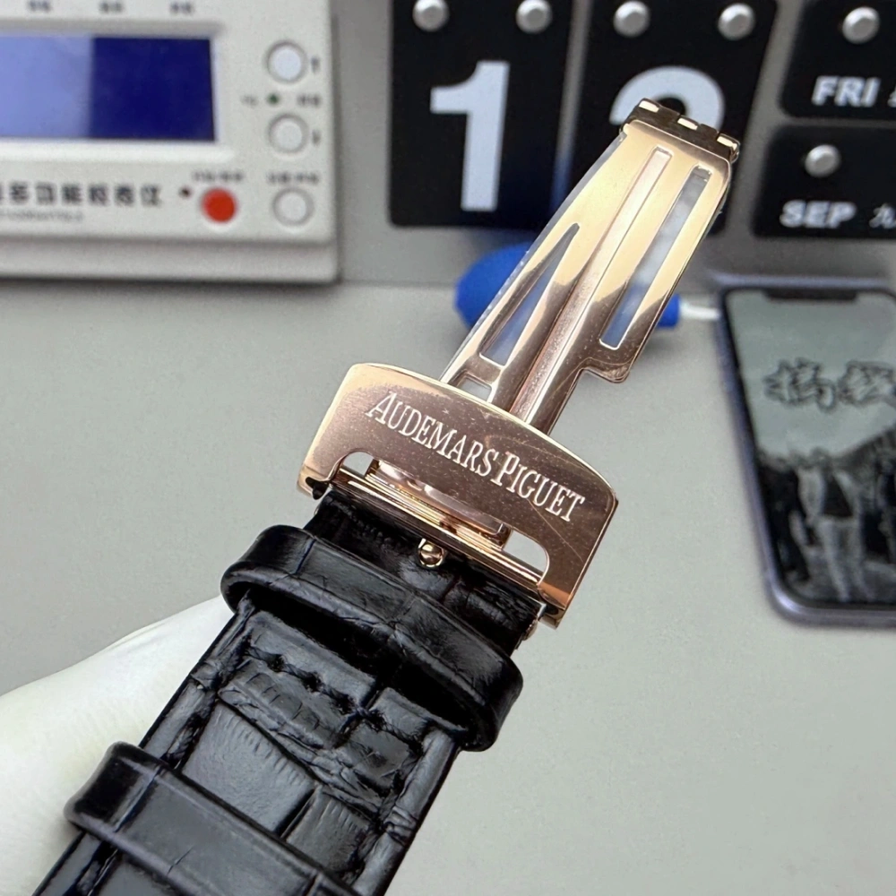 APS廠  Audemars Piguet 愛彼Royal Oak - AP 15400 黑金 皇家橡樹系列 41MM 香港可面交