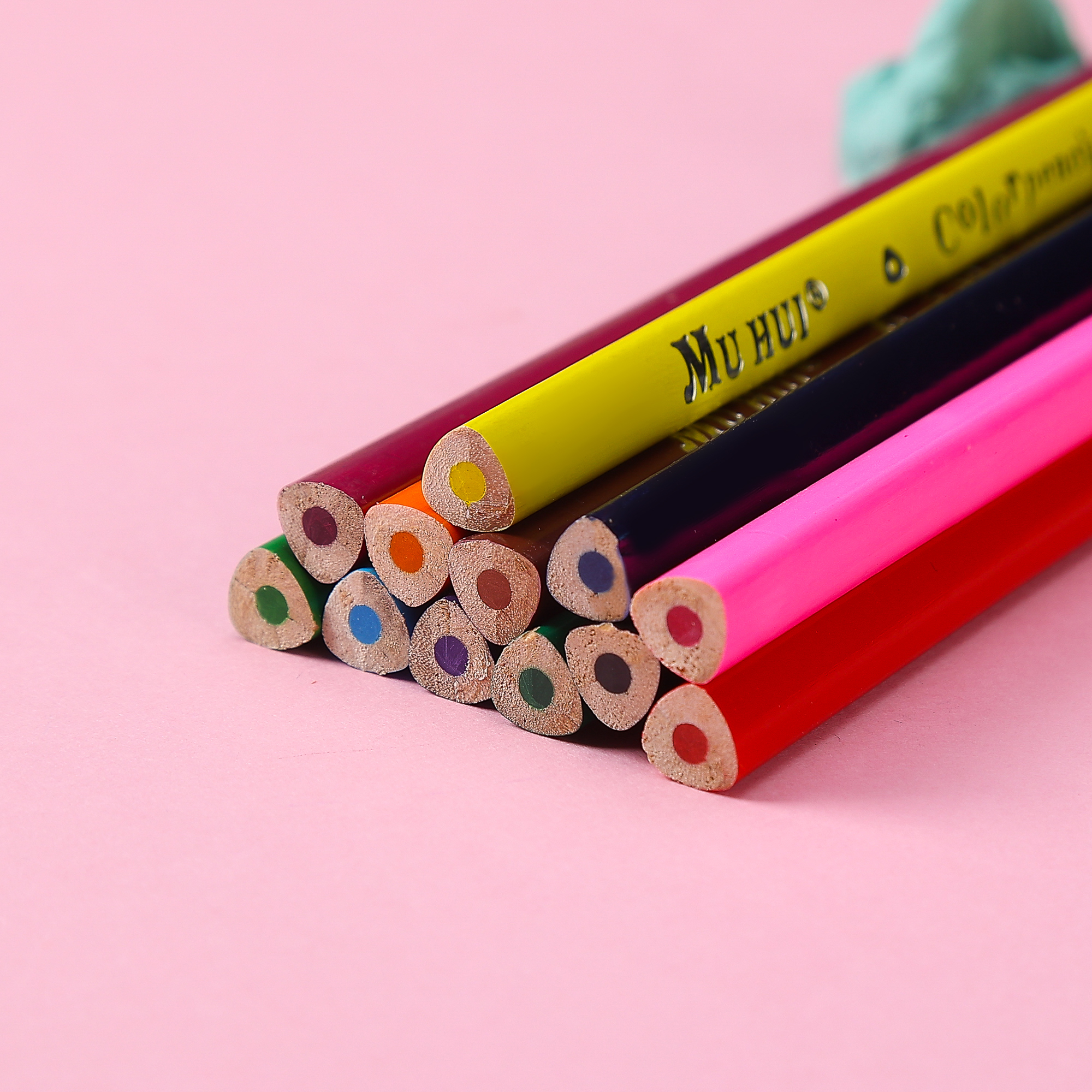 Muhui 12 color hexagonal pole poplar wood children's writing and painting color lead four cartoon color box packaging
