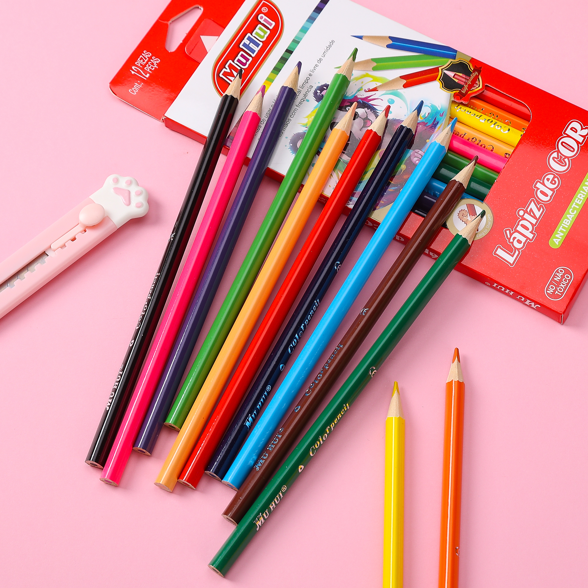 Muhui 12 color triangular pole softened wood advanced core children's writing and painting color lead cartoon panda color box packaging