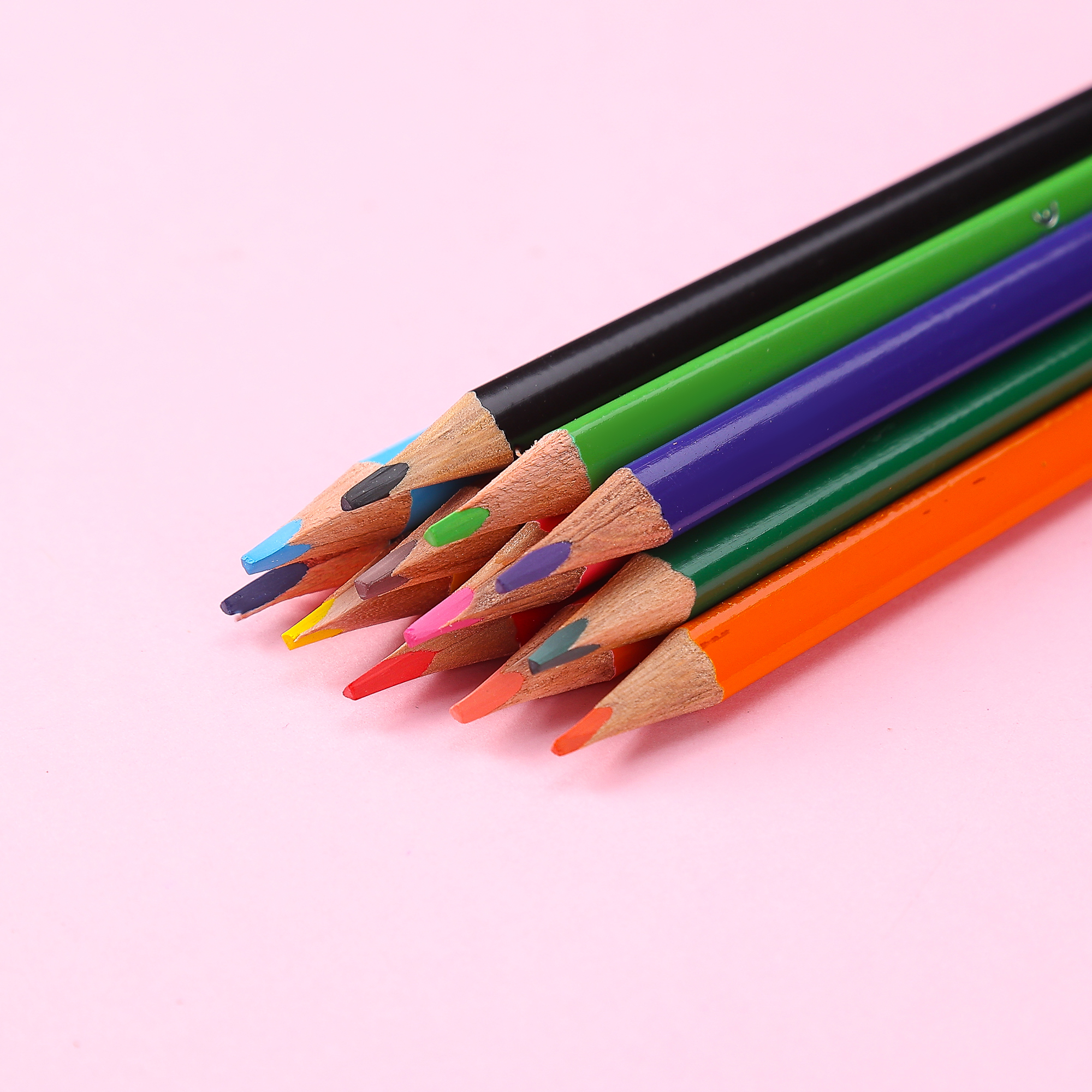 Muhui 12 color triangular pole softened wood advanced core children's writing and painting color lead cartoon fruit color box packaging