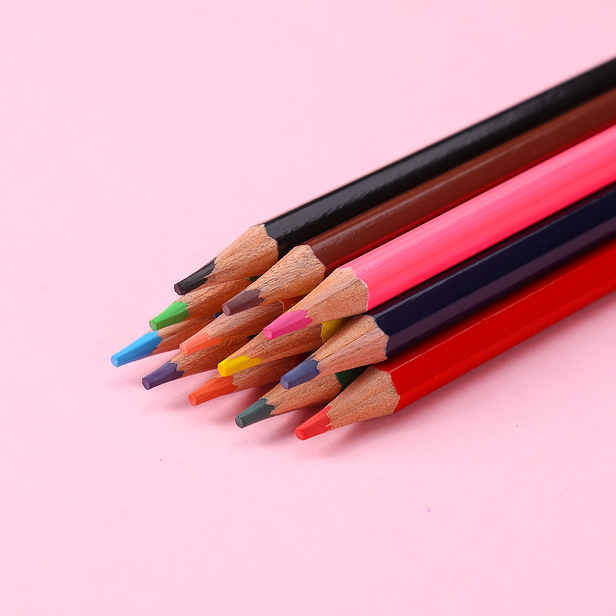 Muhui 12 color hexagonal pole softened wood advanced core children's writing and painting color lead four cartoon color box packaging