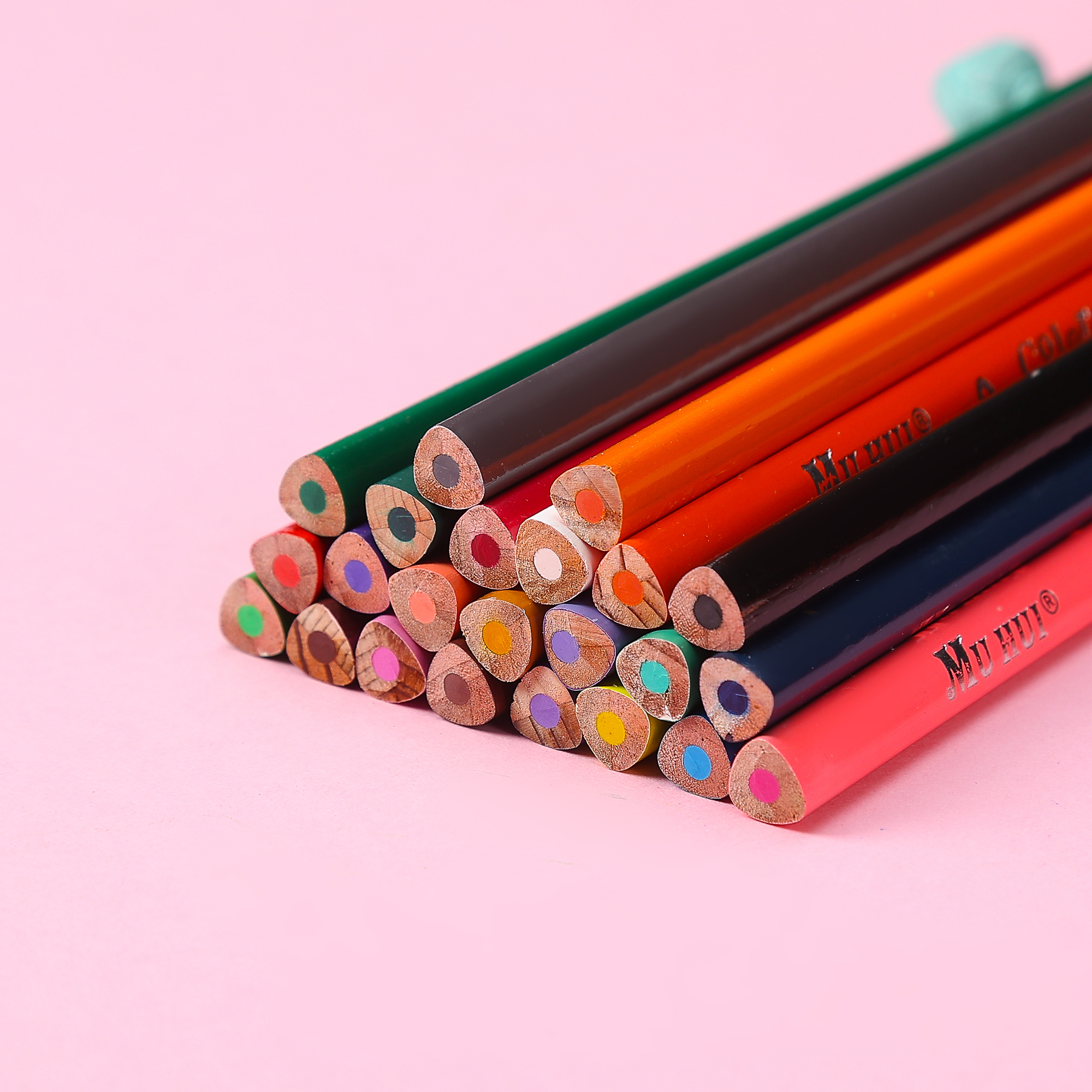 Muhui 24 color triangular pole softened wood advanced core children's writing and painting color lead cartoon animal color box packaging