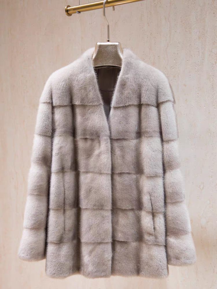 2026 New Import Female Fur Coat with Horizontal Weaving Technique and V-Neck Design - Fashionable Fox Fur Overcoat