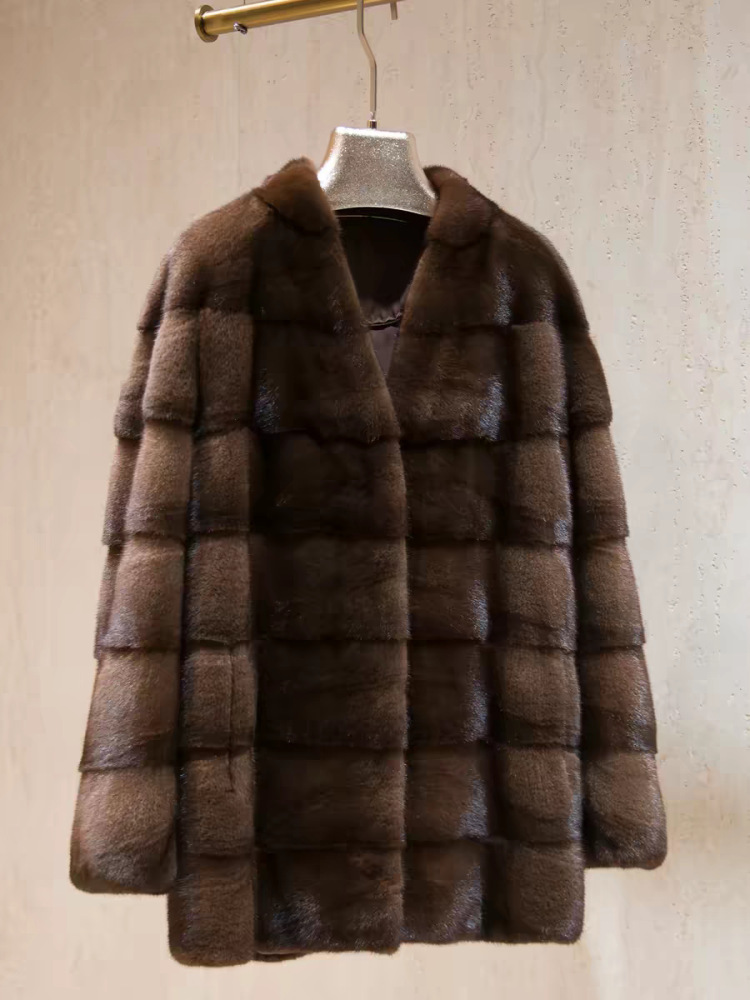 2026 New Import Female Fur Coat with Horizontal Weaving Technique and V-Neck Design - Fashionable Fox Fur Overcoat