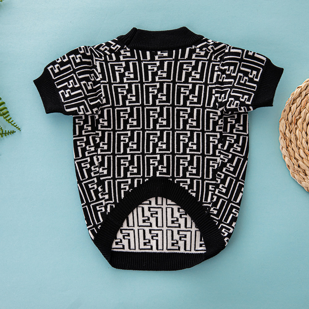 Monochrome FF Geometric Pattern Knitted Pet Sweater (Black & White Edition)
