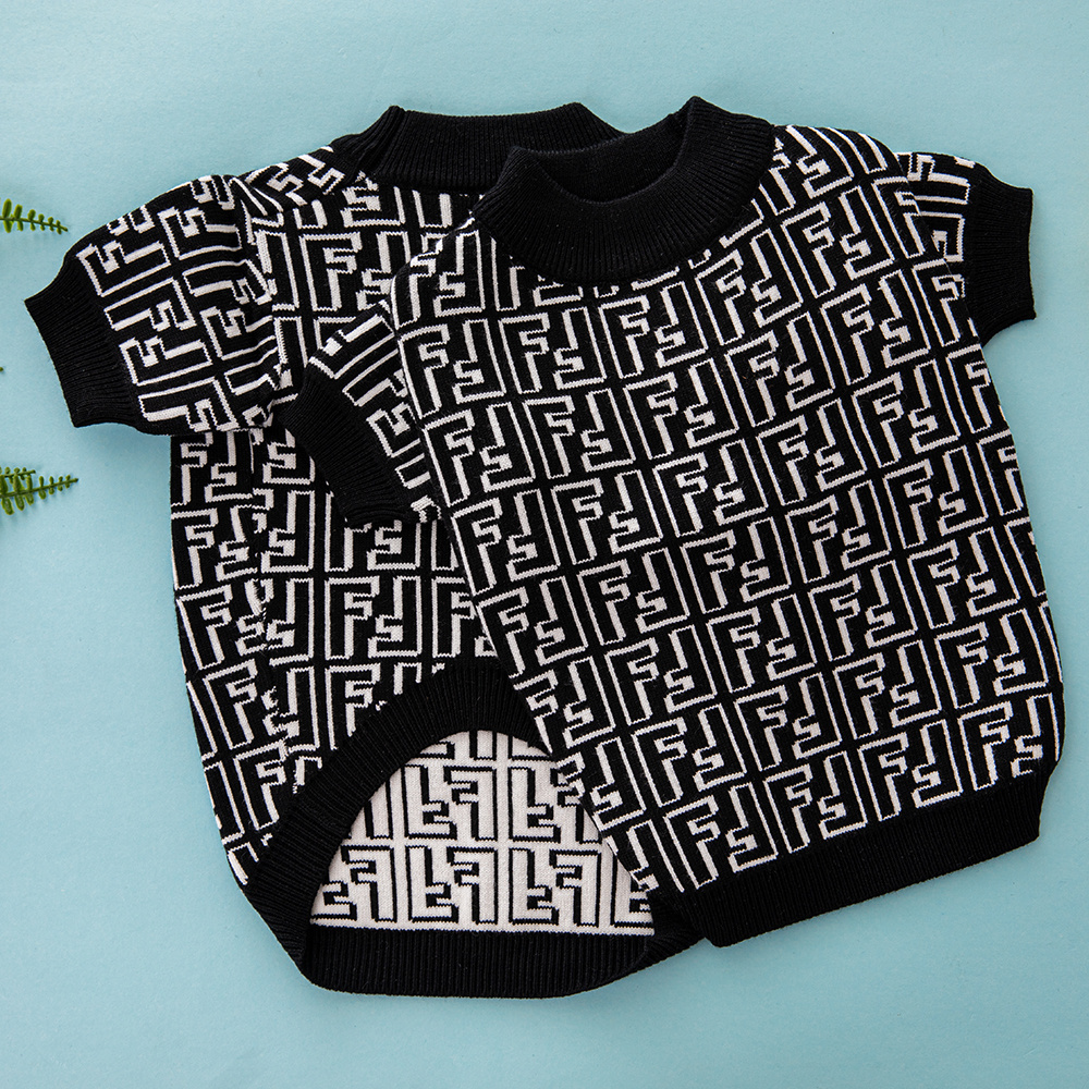 Monochrome FF Geometric Pattern Knitted Pet Sweater (Black & White Edition)