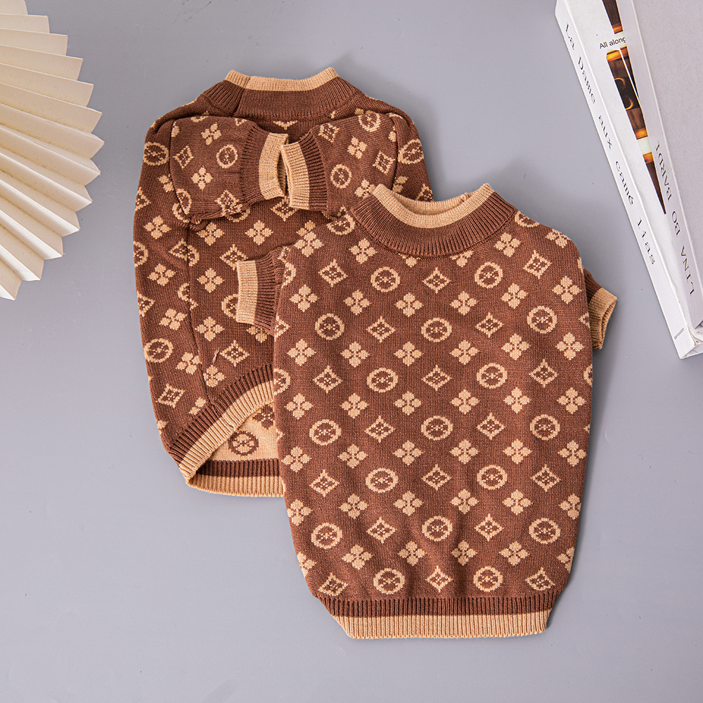 Luxury VV Pattern Knitted Pet Sweater with Classic Design for Small to Medium Dogs
