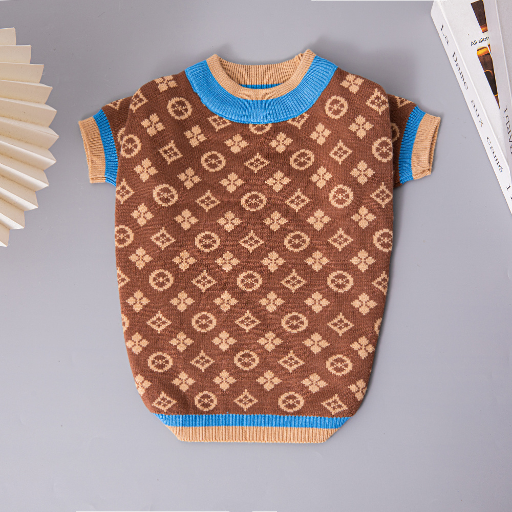 Luxury Monogram Pattern VV Pet Knitted Sweater Set - Stylish Apparel for Dogs