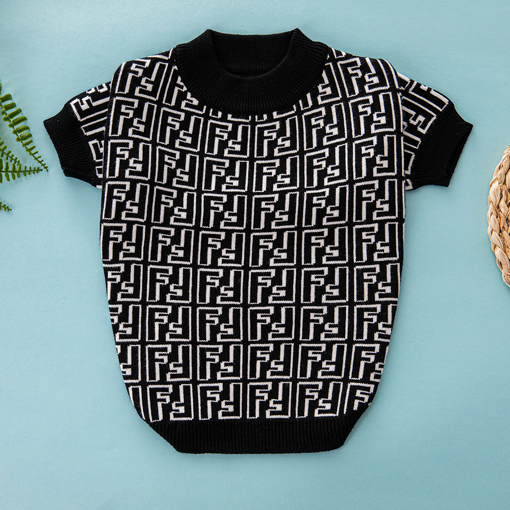Monochrome FF Geometric Pattern Knitted Pet Sweater (Black & White Edition)