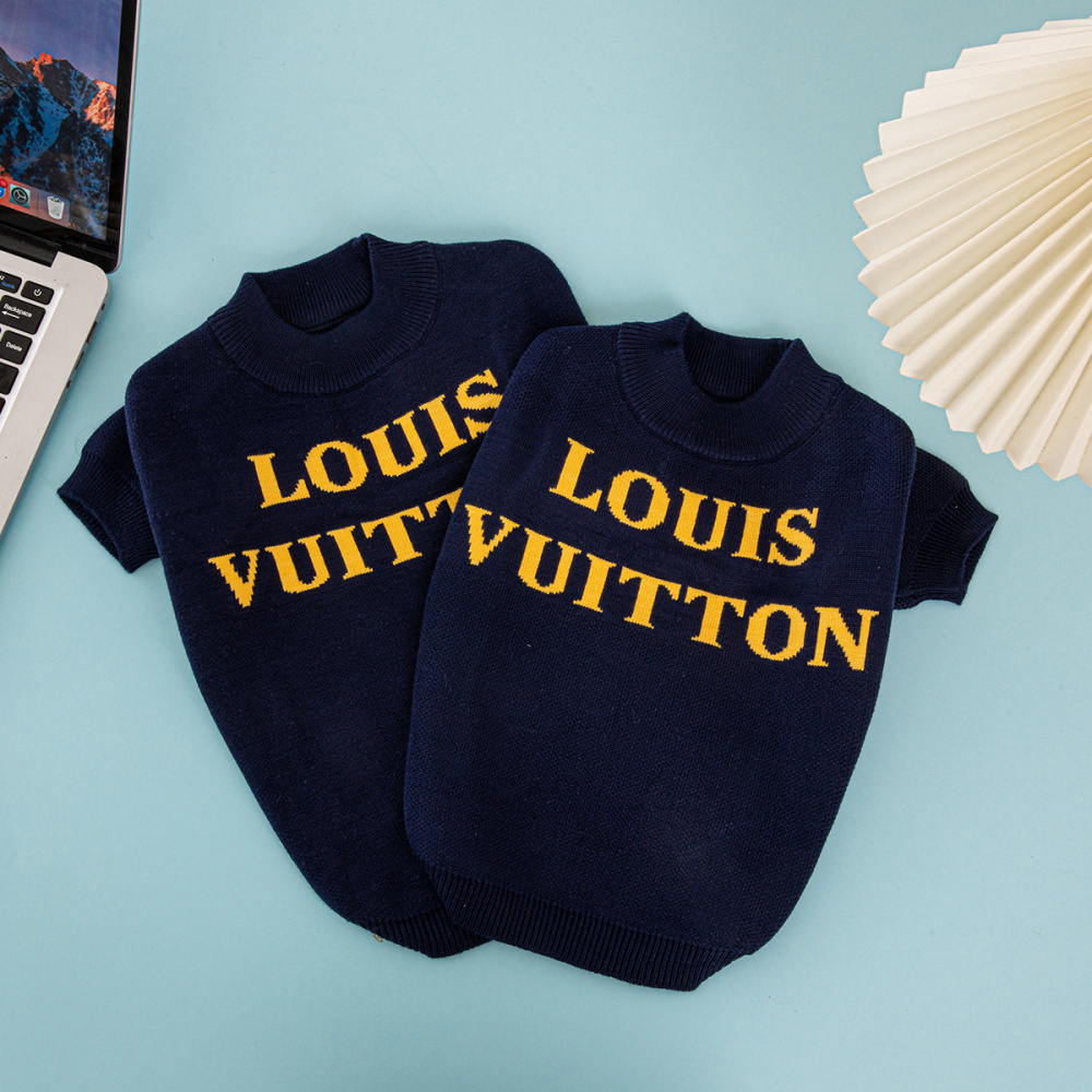 Fashionable Black Knit Pet Sweater with Bold Yellow VV Logo Print