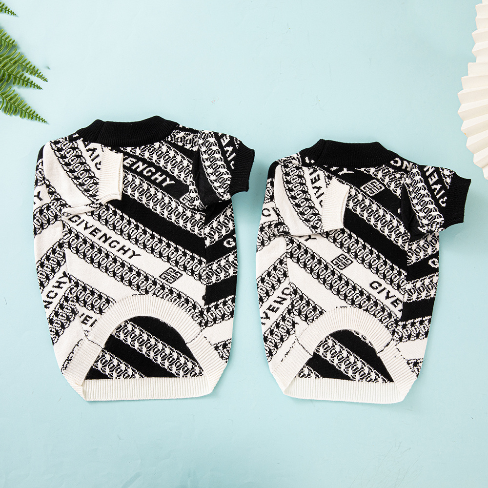 Monochrome Patterned GI Pet Knit Sweater with Letter Print