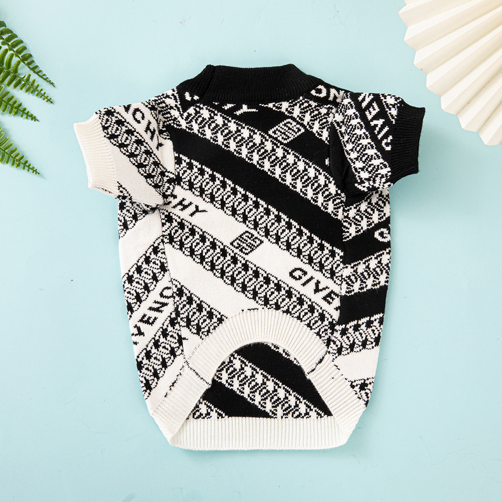 Monochrome Patterned GI Pet Knit Sweater with Letter Print